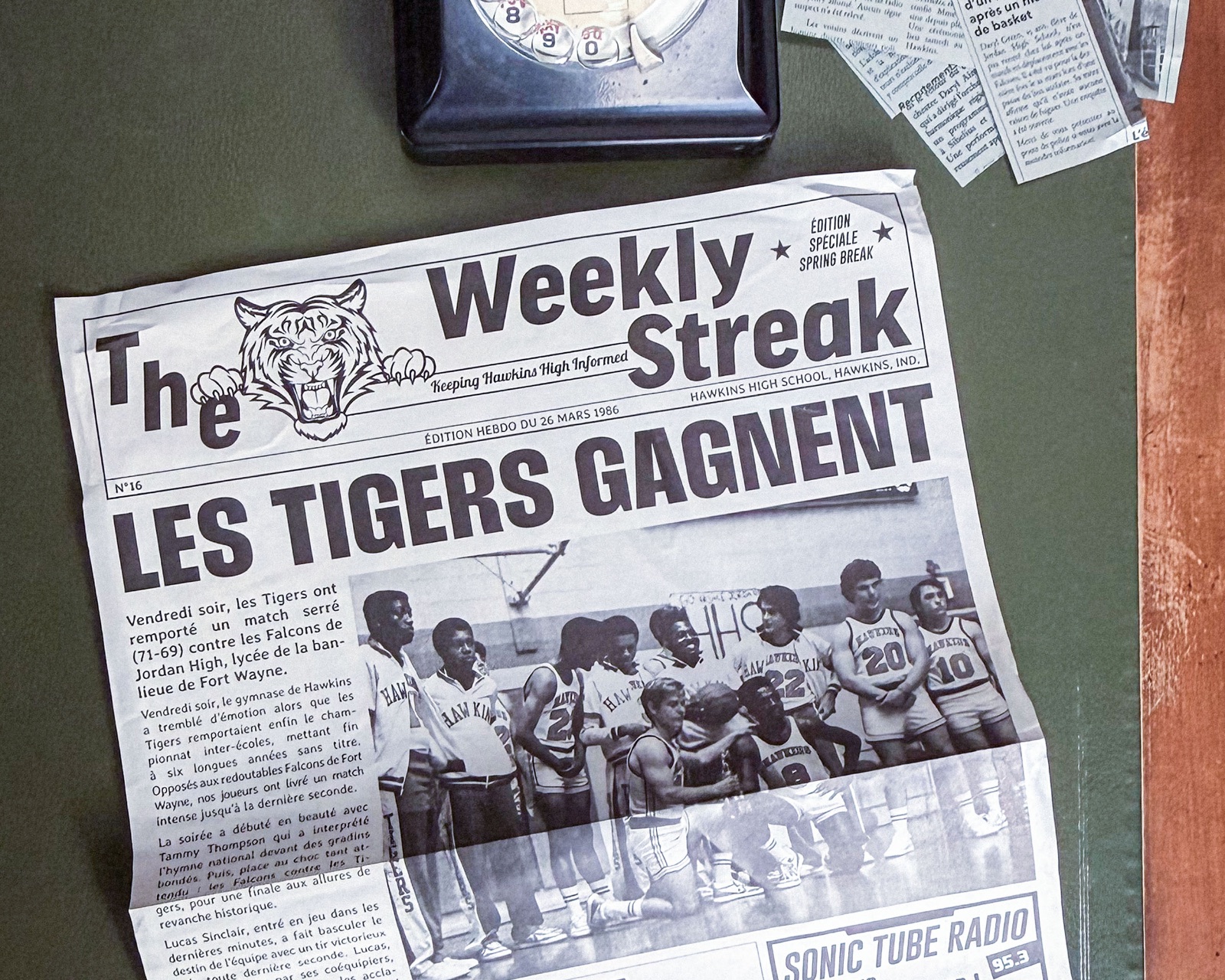 Newspaper created for the narrative game Dossiers Criminel x Stranger Things (Zompa Design, 2025)
